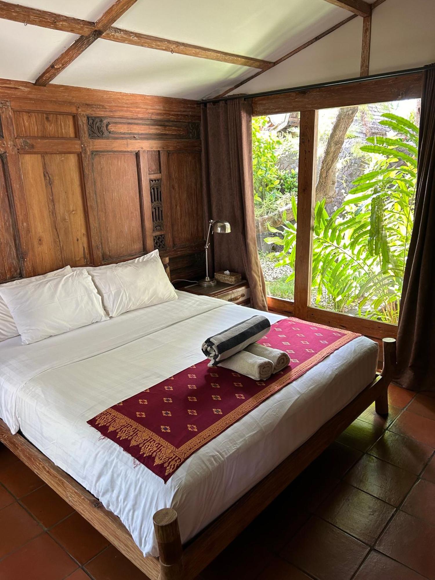 Bhuvana With Private Swimming Pool *